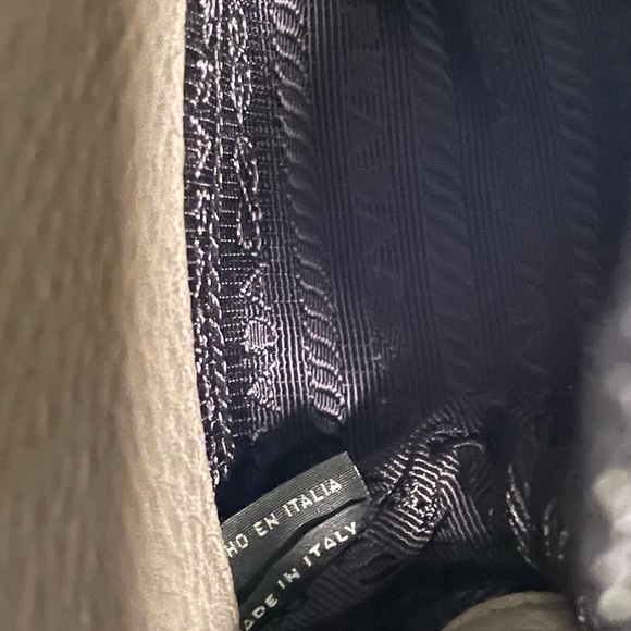 PRADA Vitello Daino Tote Argilla (Clay Grey) - Picture 13 of 16